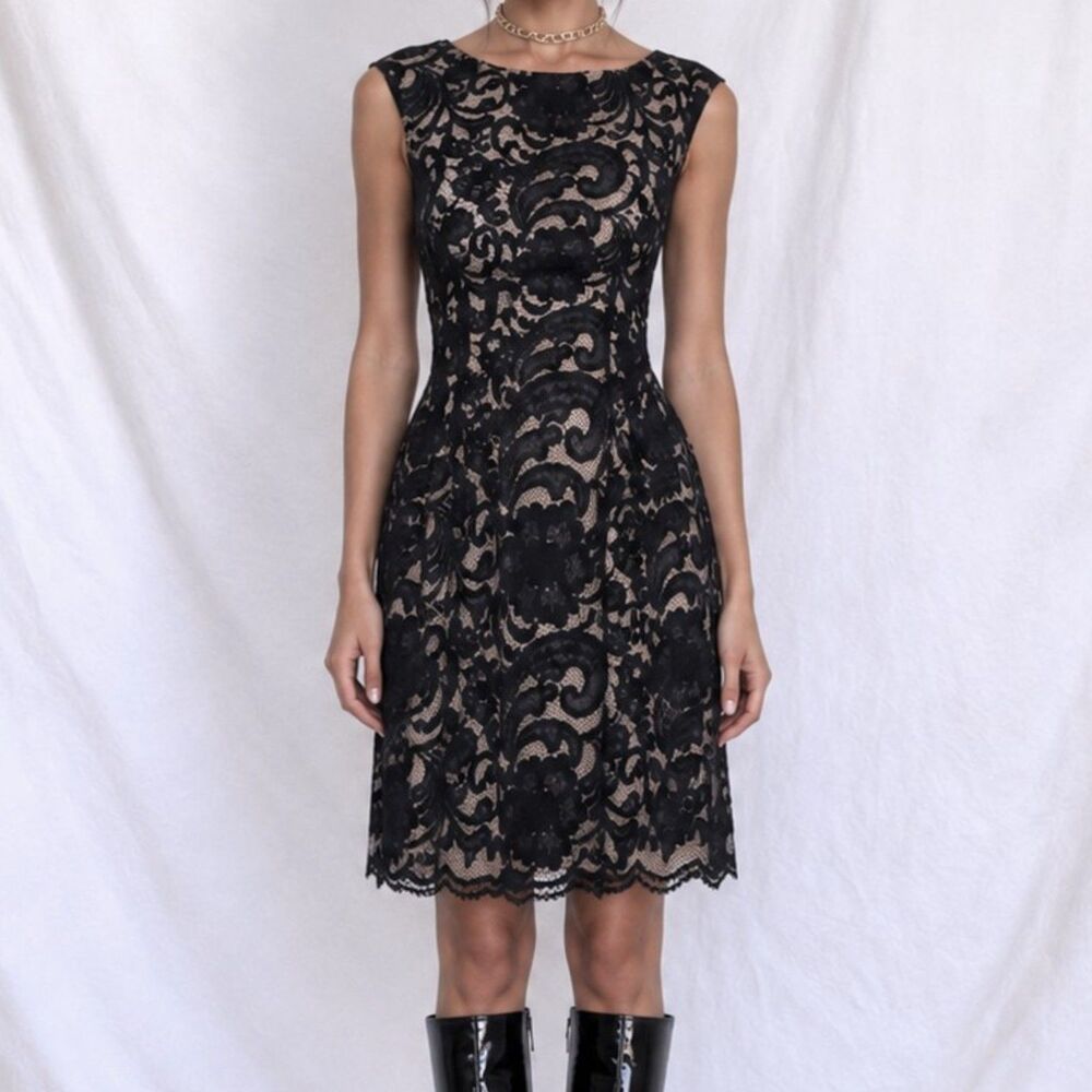 Vintage Y2K Black Lace Capped Sleeve Knee Length Flared Cocktail Dress Size M